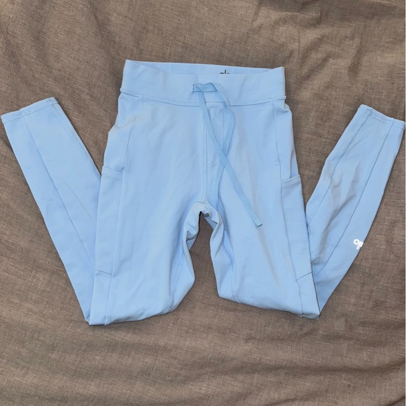 7/8 High-Waist Sculpting Leggings w/ Pockets | Blue Skies | XS - Picture 5 of 6